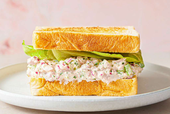 TUNA SANDWICH 